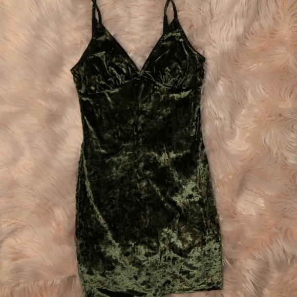 Joe & Elle Dresses & Skirts - 🥳 Fitted Olive green Mini Dress size SMALL
